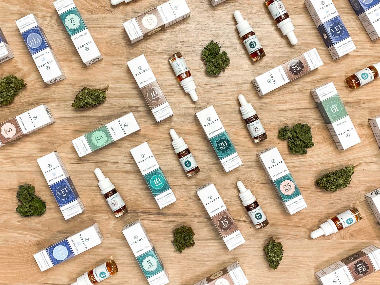 Reale VIBIOTA Produktfamilie auf einem Holztisch